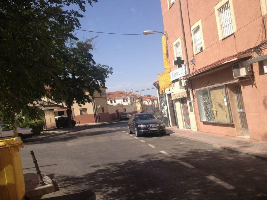 Apartamento Urgel Madrid Extérieur photo
